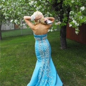 Beautiful Graduation/Formal Gown